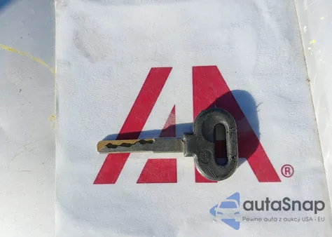 1990 Saab 9000 z USA, uszkodzony, nr VIN YS3CL58L8L2001799